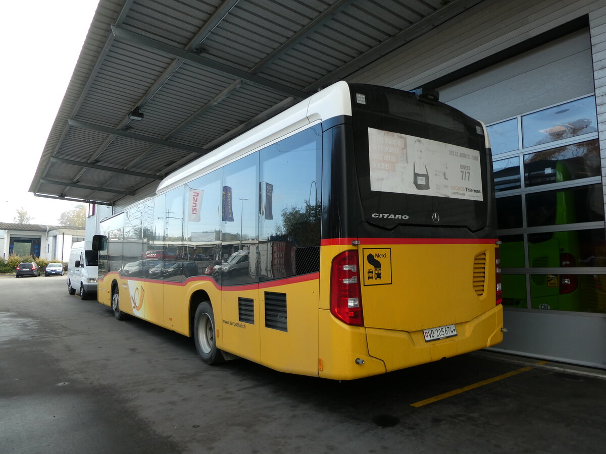 (229'944) - CarPostal Ouest - VD 205'674 - Mercedes am 31. Oktober 2021 in Kerzers, Interbus