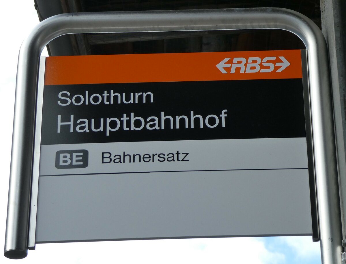 (230'173) - RBS-Haltestellenschild - Solothurn, Hauptbahnhof - am 8. November 2021