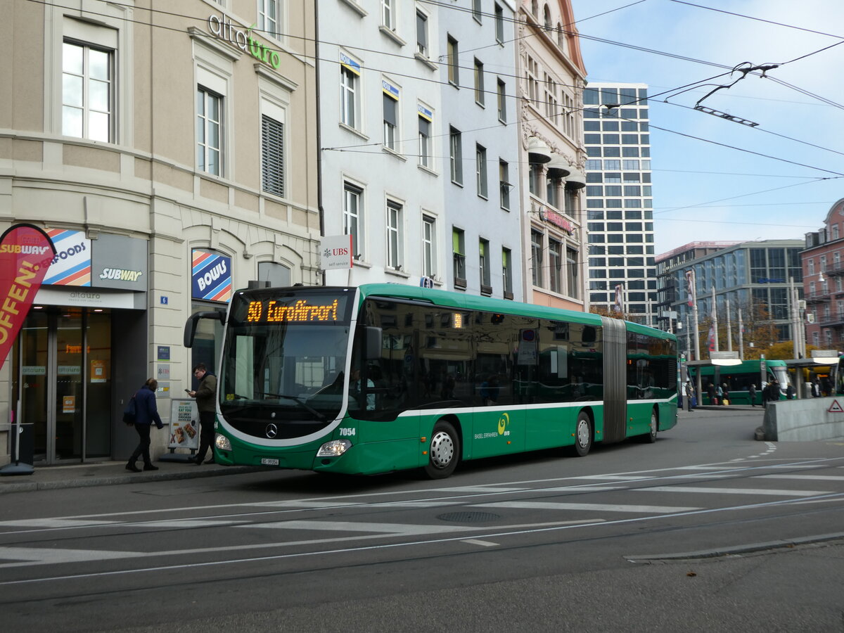 (230'222) - BVB Basel - Nr. 7054/BS 99'354 - Mercedes am 9. November 2021 beim Bahnhof Basel