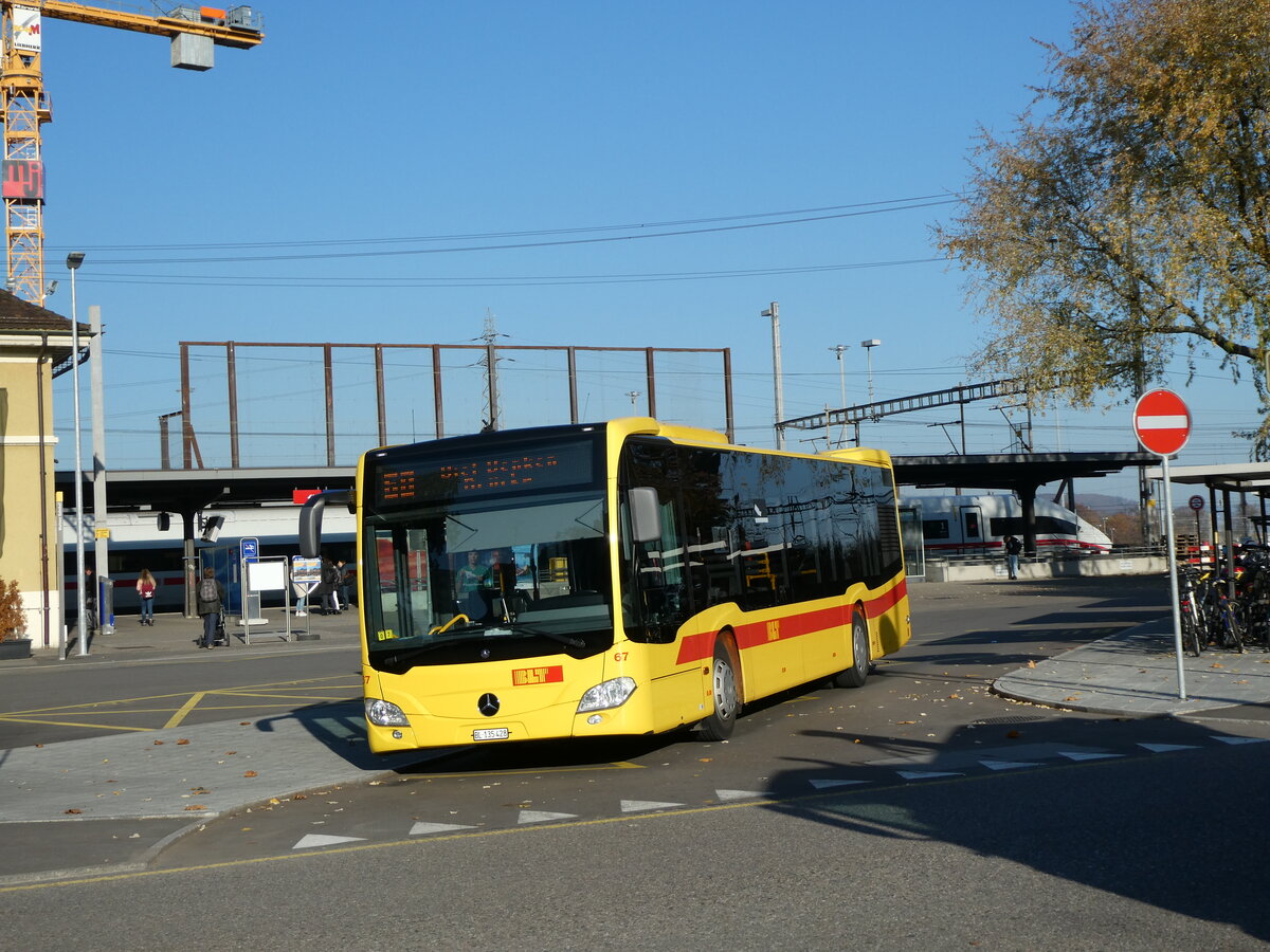 (230'263) - BLT Oberwil - Nr. 67/BL 135'428 - Mercedes am 9. November 2021 beim Bahnhof Muttenz