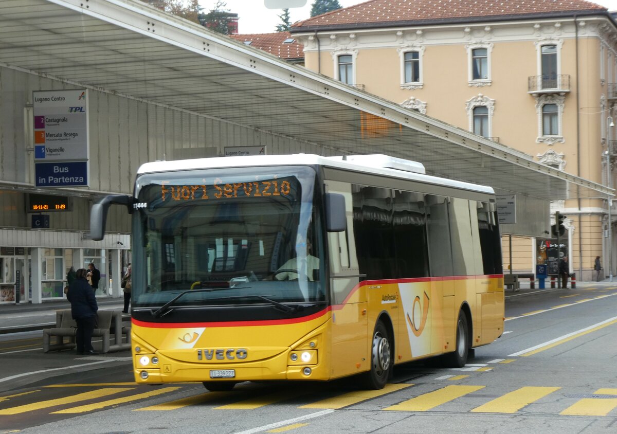 (230'353) - AutoPostale Ticino - TI 339'227 - Iveco am 10. November 2021 in Lugano, Centro
