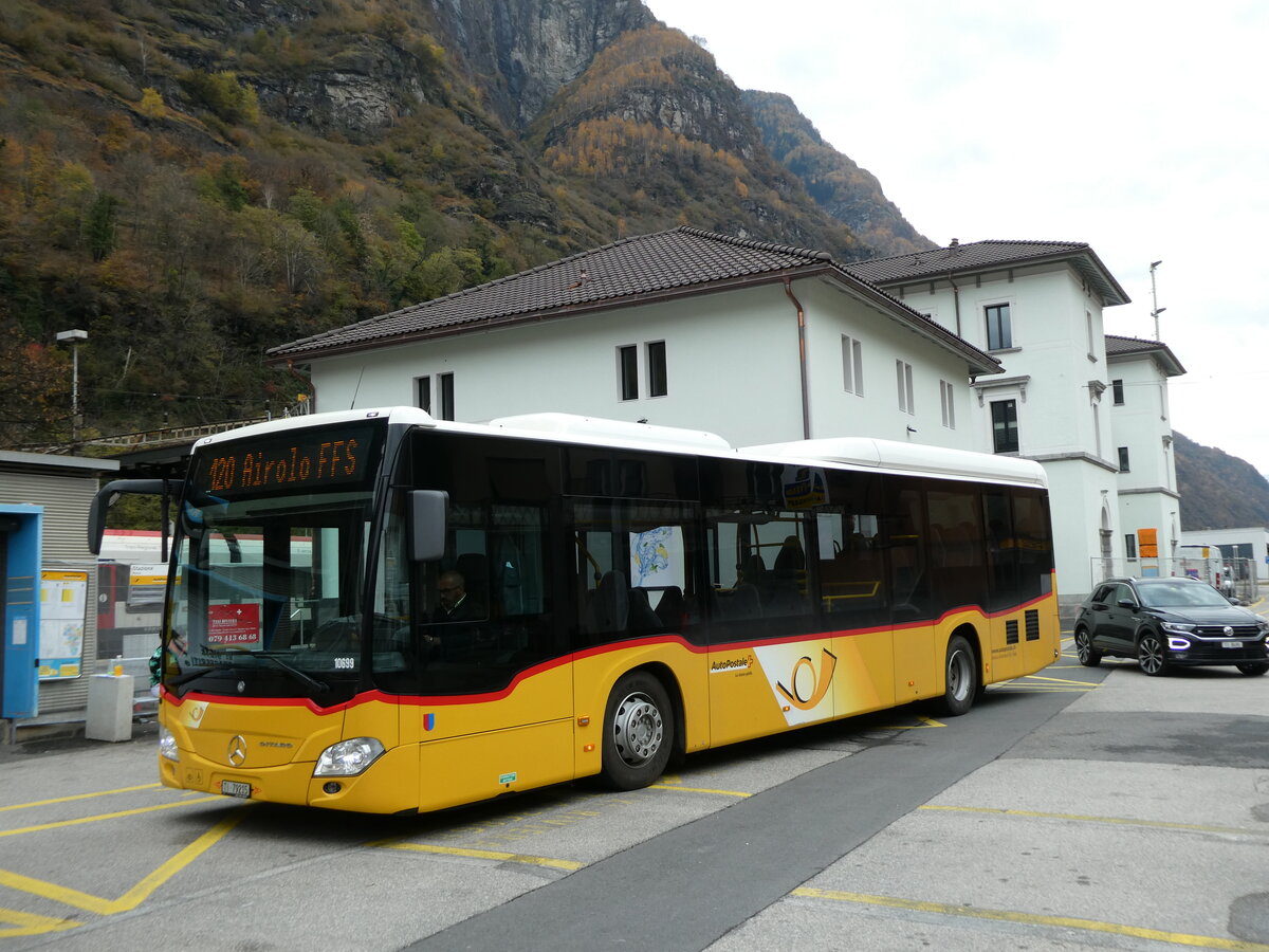 (230'448) - Barenco, Faido - TI 79'215 - Mercedes am 10. November 2021 beim Bahnhof Biasca