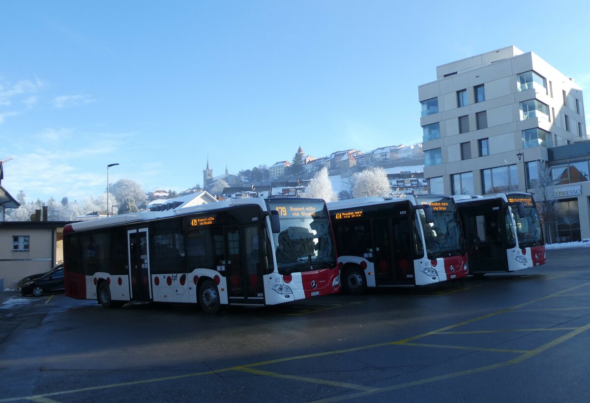 (231'244) - TPF Fribourg - Nr. 1053/FR 300'234 - Mercedes am 14. Dezember 2021 beim Bahnhof Romont