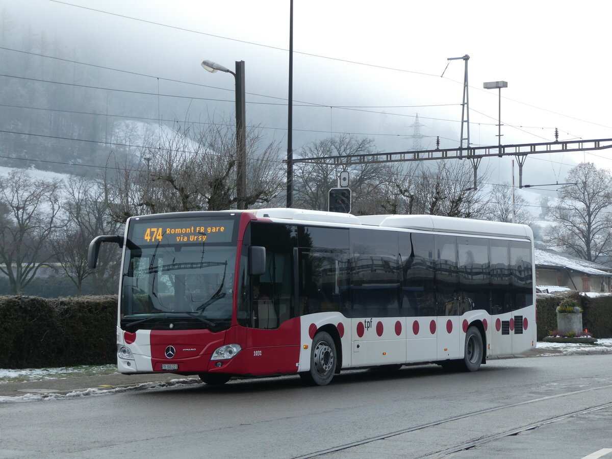 (231'245) - TPF Fribourg - Nr. 1031/FR 300'221 - Mercedes am 14. Dezember 2021 beim Bahnhof Moudon