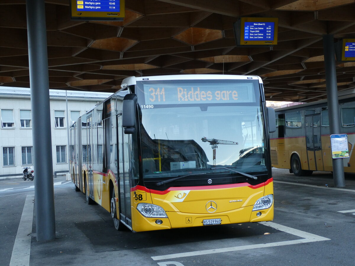 (231'612) - PostAuto Wallis - Nr. 58/VS 519'940 - Mercedes am 1. Januar 2022 beim Bahnhof Sion