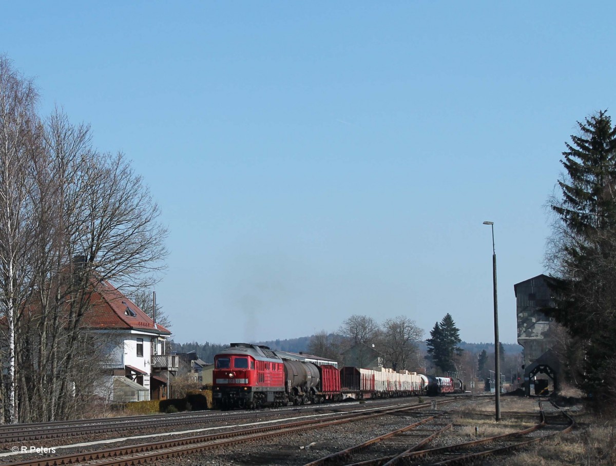 232 330-1 mit dem Frankenwald-Umleiter 51722 N�rnberg - Leipzig Engelsdorf in Pechbrunn. 17.03.16