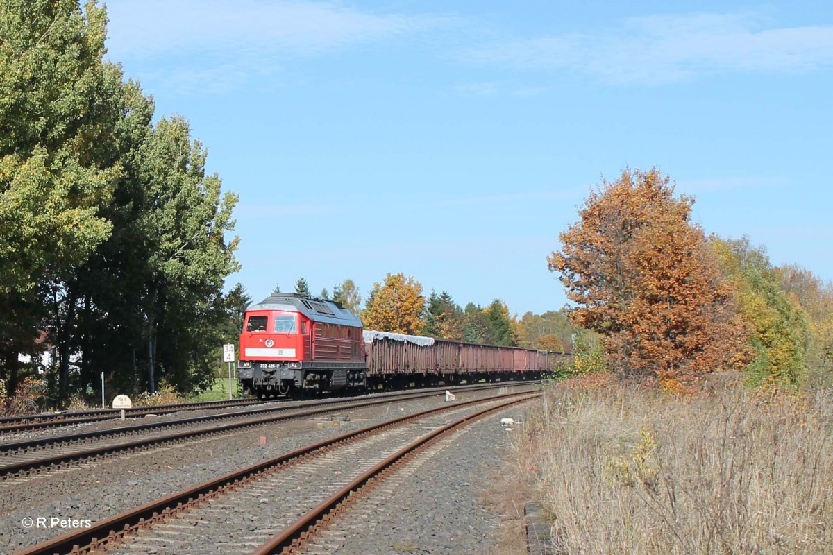 232 426-7 mit dem 49350 Schrottzug Cheb - N�rnberg kurz vor der Einfahrt in Wiesau. 22.10.13