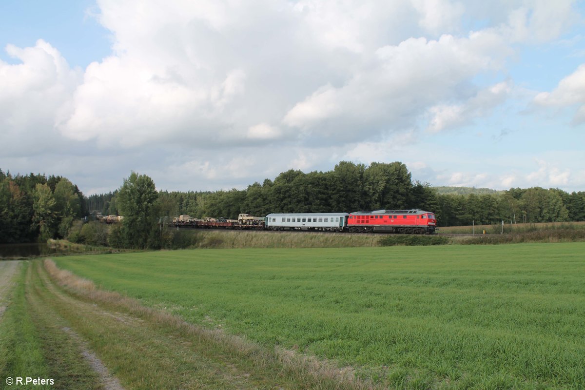 232 618-9 zieht ein Milit�rzug von Cheb nach Weiden bei Oberteich. 07.09.17