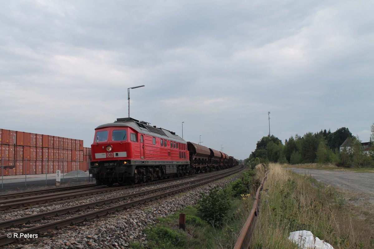 233 367-2 mit der 51643 �bergabe N�rnberg - Marktredwitz bei der durchfahrt in Wiesau. 08.09.13