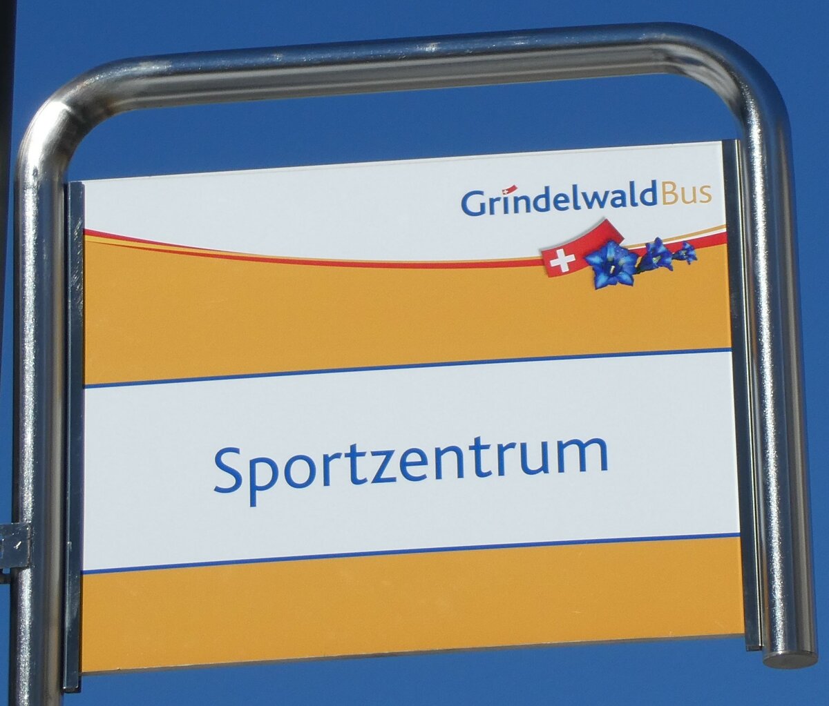 (233'259) - GrindelwaldBus-Haltestellenschild - Grindelwald, Sportzentrum - am 27. Februar 2022