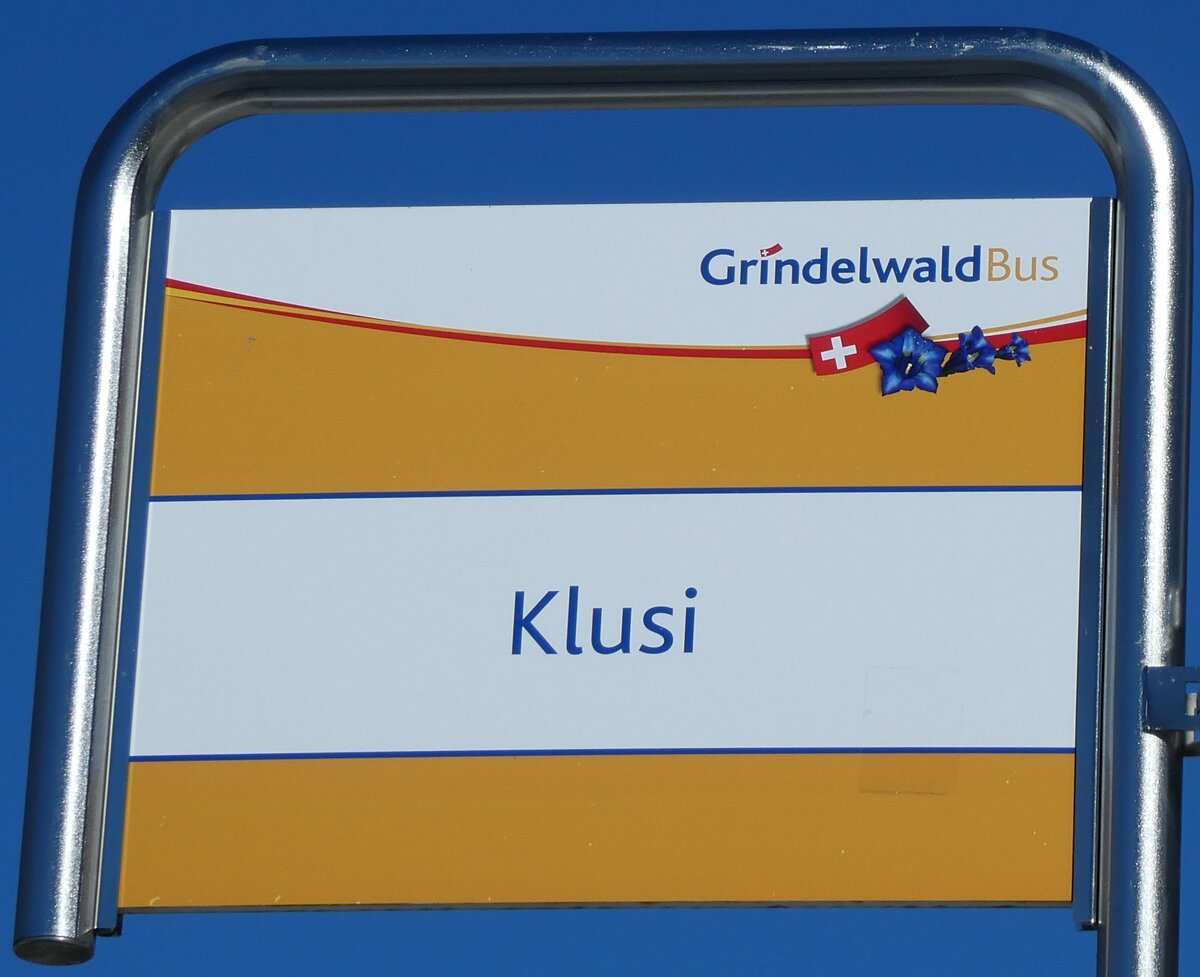 (233'265) - GrindelwaldBus-Haltestellenschild - Grindelwald, Klusi - am 27. Februar 2022