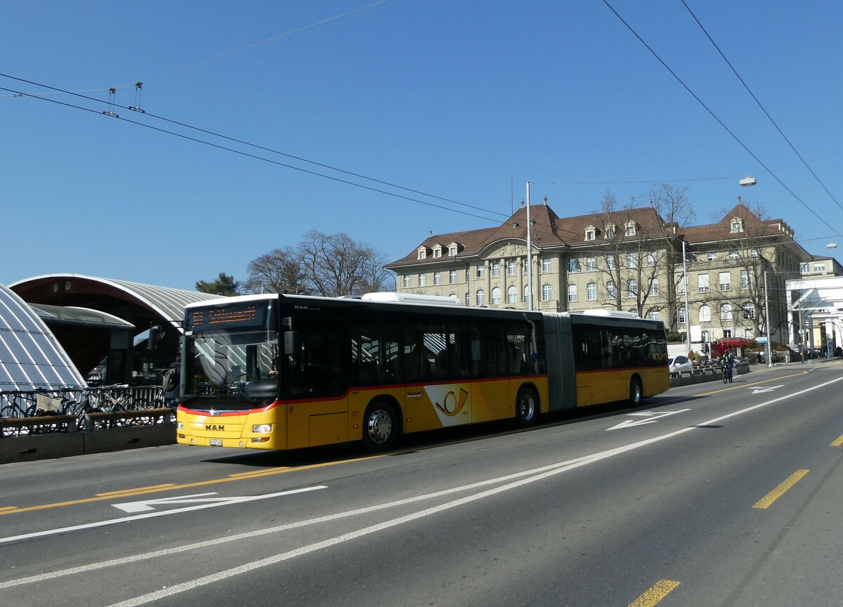 (233'591) - PostAuto Bern - Nr. 10'537/BE 827'668 - MAN (ex Nr. 668) am 9. Mrz 2022 in Bern, Schanzenstrasse