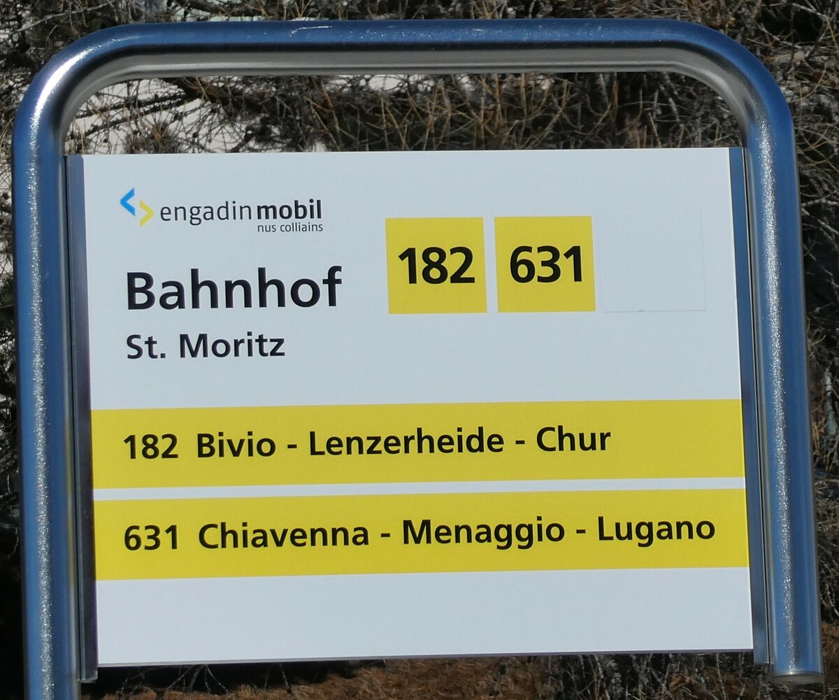 (233'663) - engadin mobil/PostAuto-Haltestellenschild - St. Moritz, Bahnhof - am 10. Mrz 2022