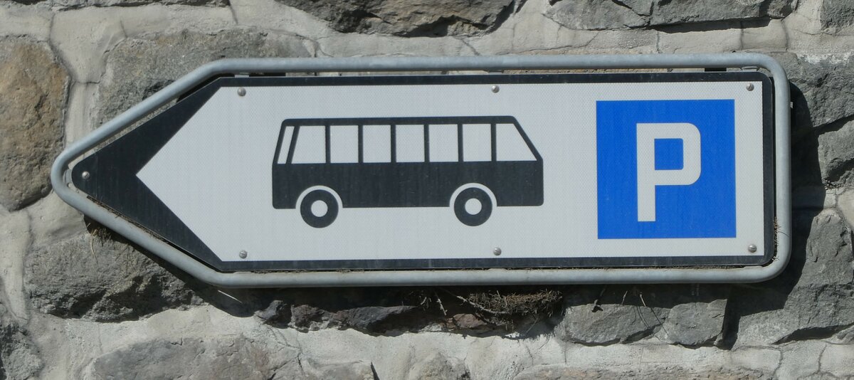 (233'677) - P fr Busse am 10. Mrz 2022 beim Bahnhof St. Moritz