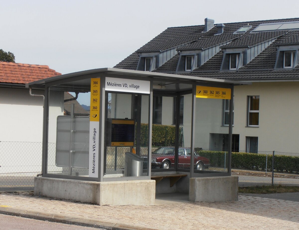 (233'919) - PostAuto-Haltestelle am 13. Mrz 2022 in Mzires, Village