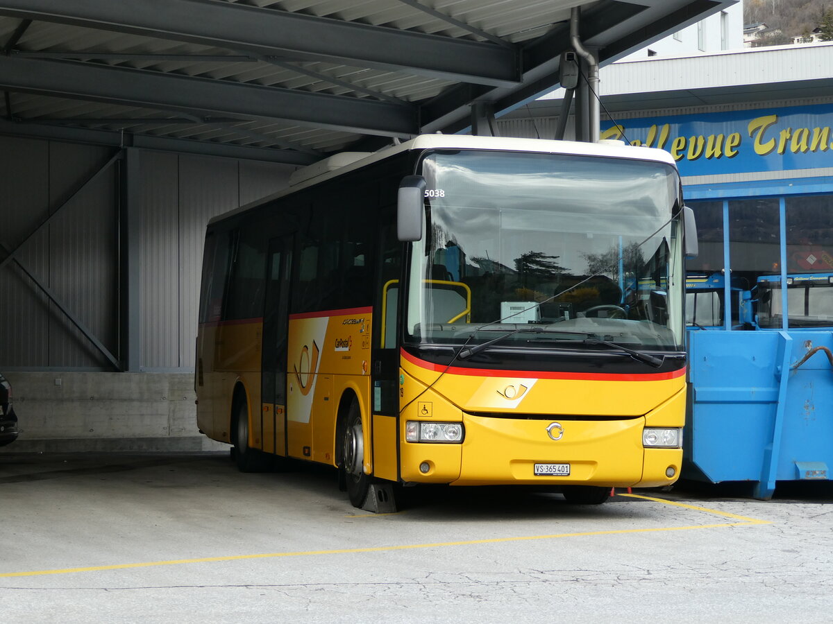 (234'252) - PostAuto - Nr. 19/VS 365'401 - Irisbus am 9. April 2022 in Savise, Garage Dubuis