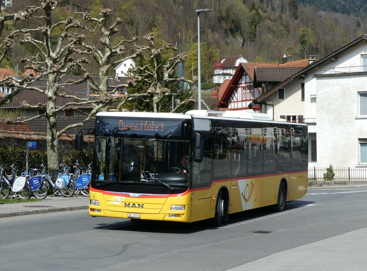 (234'394) - PostAuto Zentralschweiz - Nr. 5/OW 10'002 - MAN (ex Dillier, Sarnen Nr. 5) am 11. April 2022 beim Bahnhof Sarnen