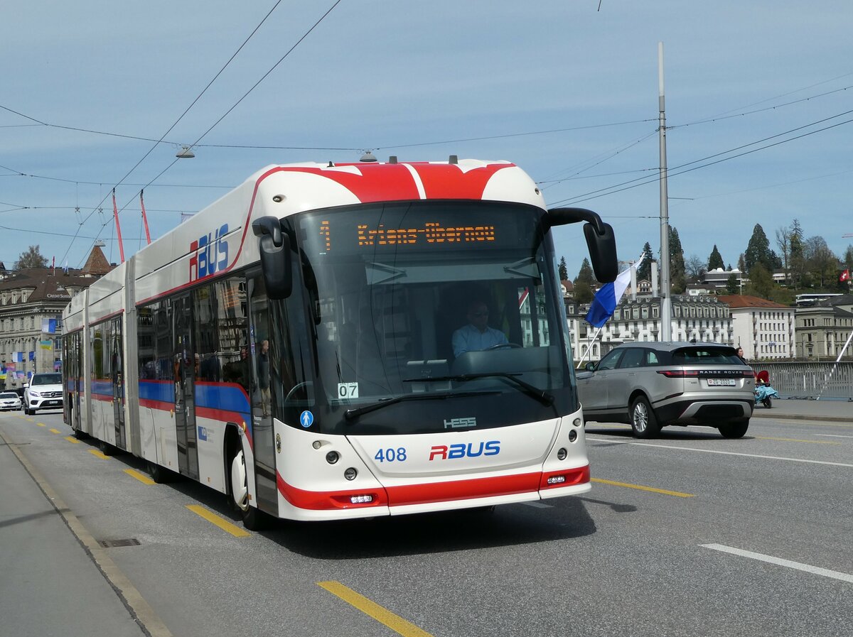 (234'436) - VBL Luzern - Nr. 408 - Hess/Hess Doppelgelenktrolleybus am 11. April 2022 in Luzern, Bahnhofbrcke