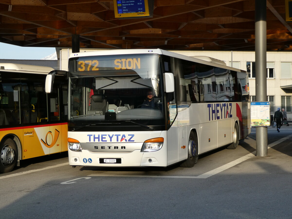 (234'522) - Theytaz, Sion - VS 11'009 - Setra am 15. April 2022 beim Bahnhof Sion
