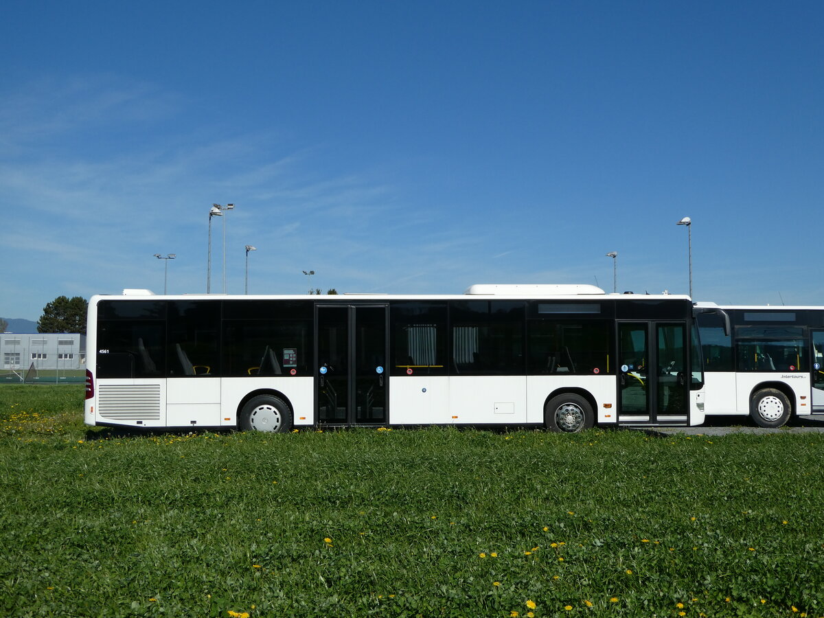 (234'707) - Intertours, Domdidier - Nr. 484 - Mercedes (ex PostAuto Bern Nr. 1; ex Klopfstein, Laupen Nr. 1) am 18. April 2022 in Domdidier, Garage