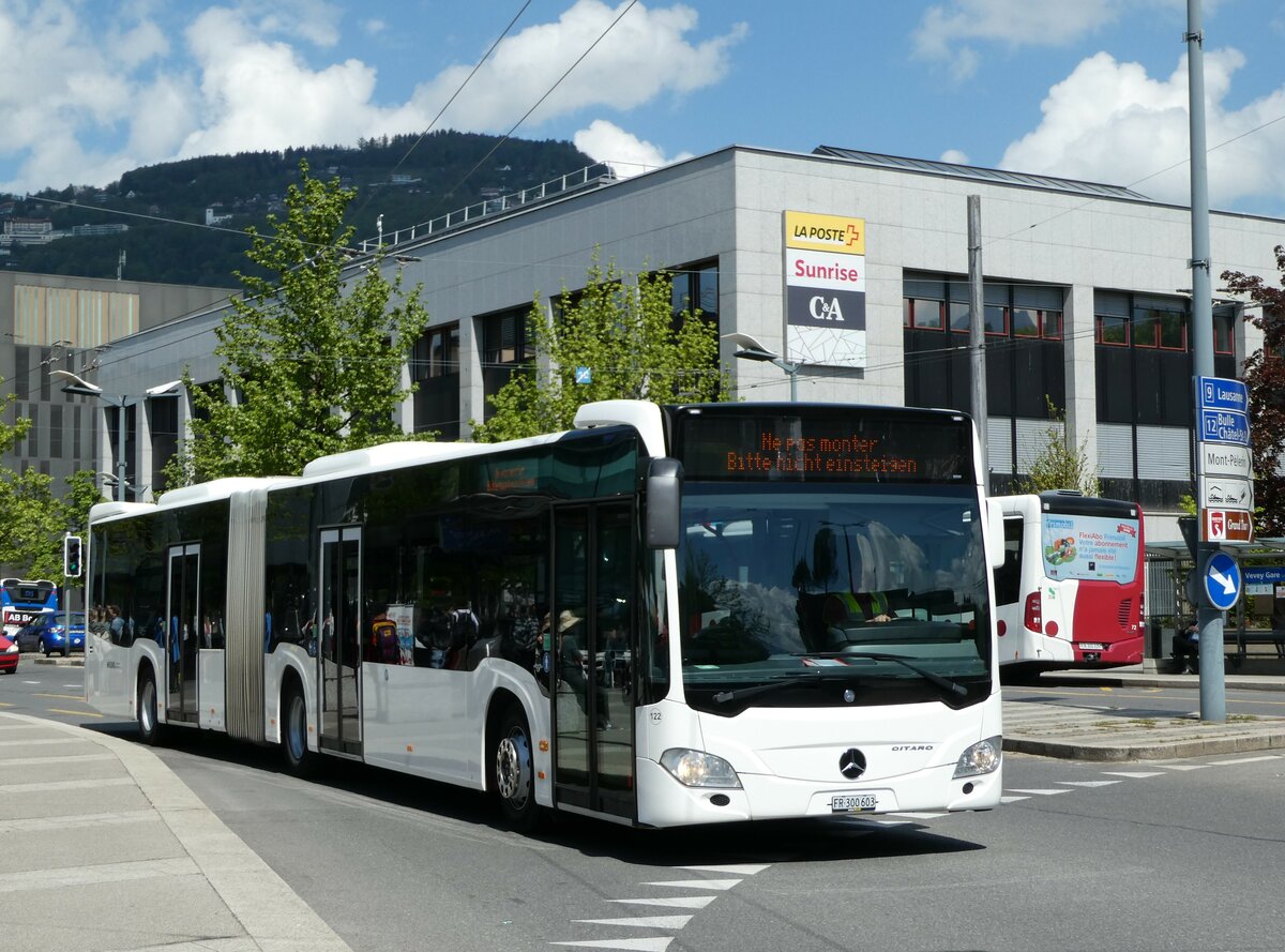 (234'933) - Wieland, Murten - Nr. 122/FR 300'603 - Mercedes (ex Interbus, Yverdon Nr. 209; ex Gschwindl, A-Wien Nr. 8401) am 30. April 2022 beim Bahnhof Vevey