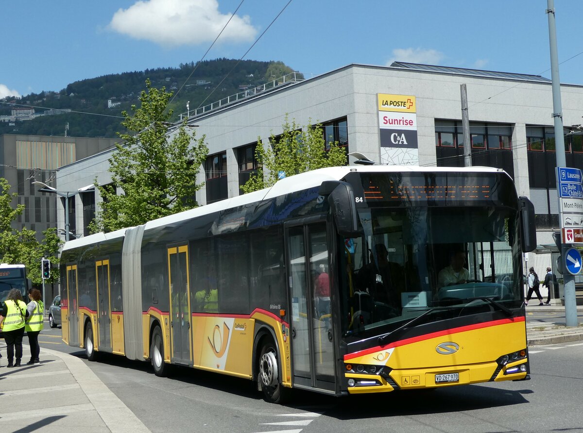(234'956) - CarPostal Ouest - VD 267'970 - Solaris am 30. April 2022 beim Bahnhof Vevey