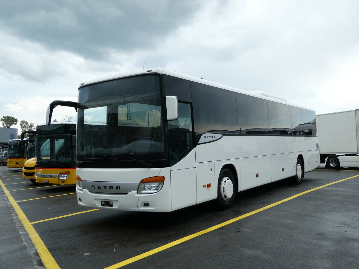 (234'975) - Interbus, Kerzers - Setra (ex CJ Tramelan Nr. 123) am 30. April 2022 in Kerzers, Interbus