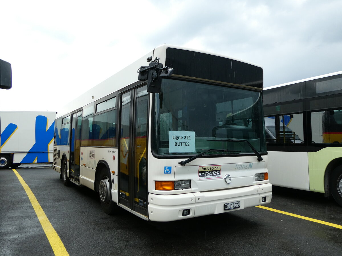 (234'980) - Taxicab, Neuchtel - NE 114'020 - Irisbus am 30. April 2022 in Kerzers, Interbus