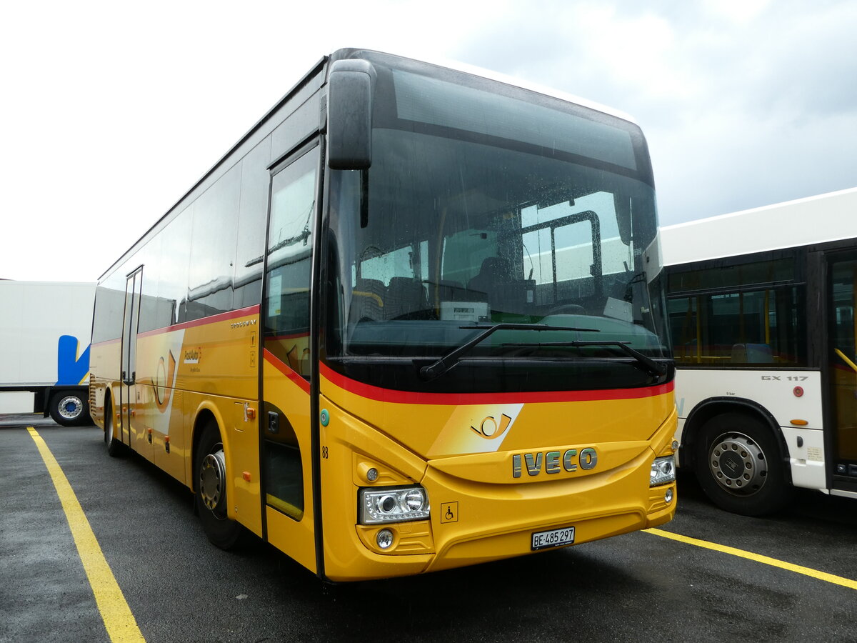 (234'982) - PostAuto Bern - Nr. 88/BE 485'297 - Iveco am 30. April 2022 in Kerzers, Interbus