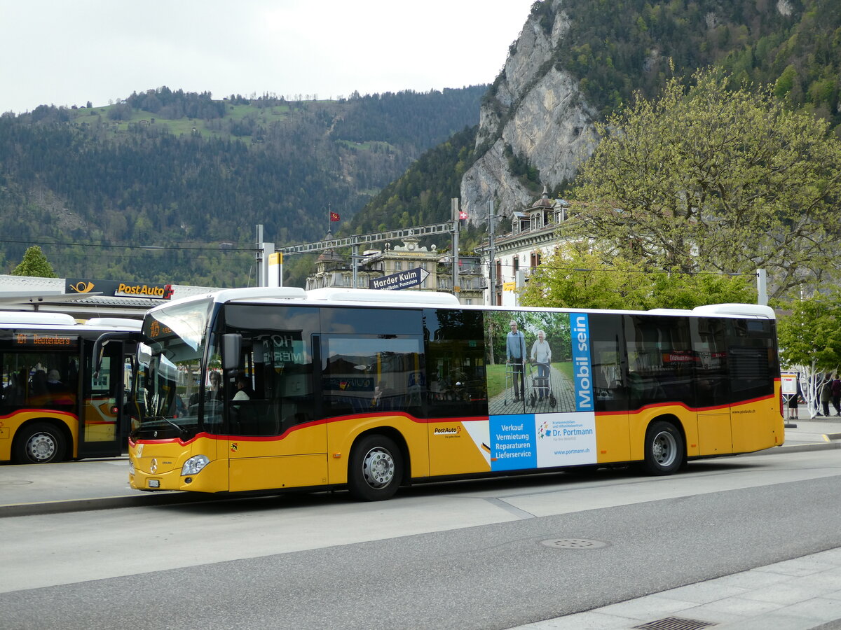 (234'993) - PostAuto Bern - BE 610'542 - Mercedes am 1. Mai 2022 beim Bahnhof Interlaken West