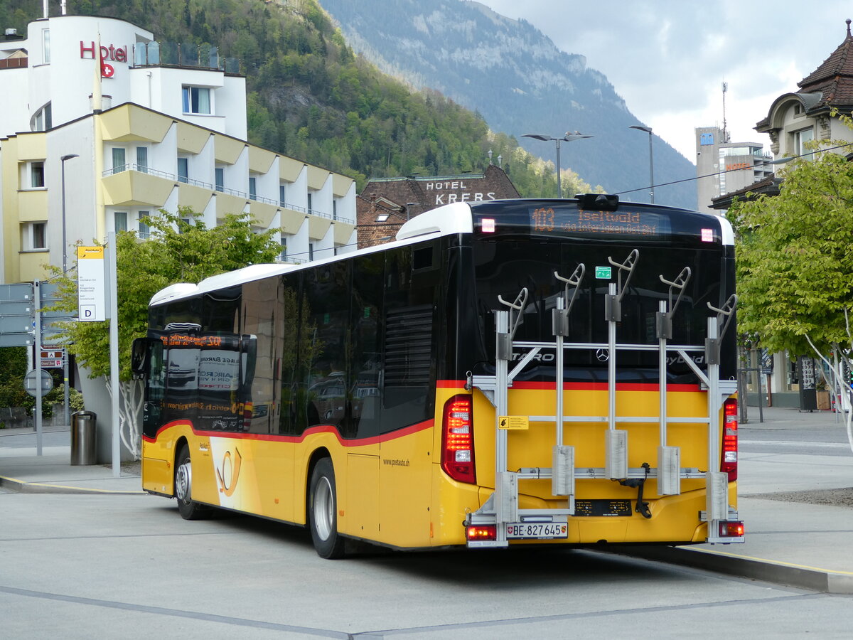 (234'995) - PostAuto Bern - BE 827'645 - Mercedes am 1. Mai 2022 beim Bahnhof Interlaken West