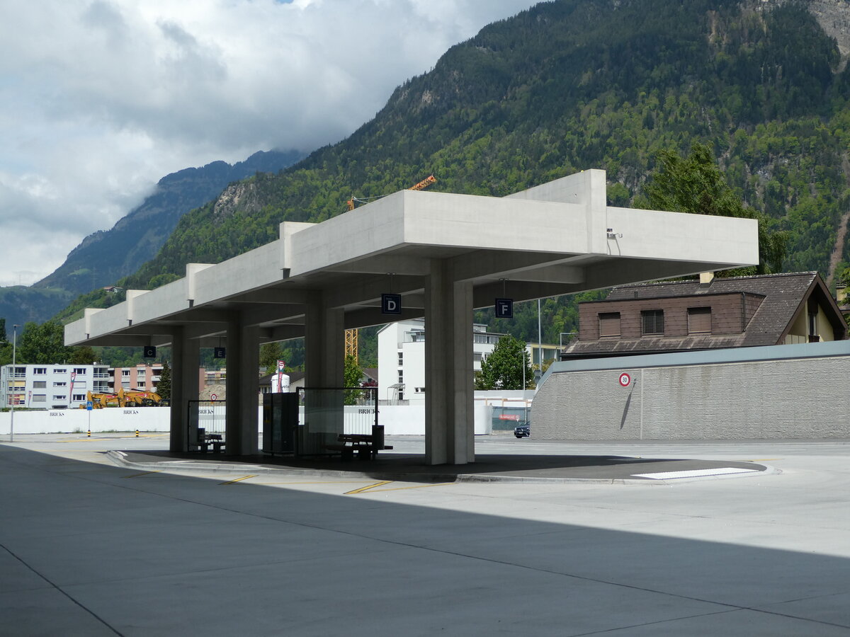 (235'482) - AAGU/PostAuto-Haltestellen am 8. Mai 2022 beim Bahnhof Altdorf