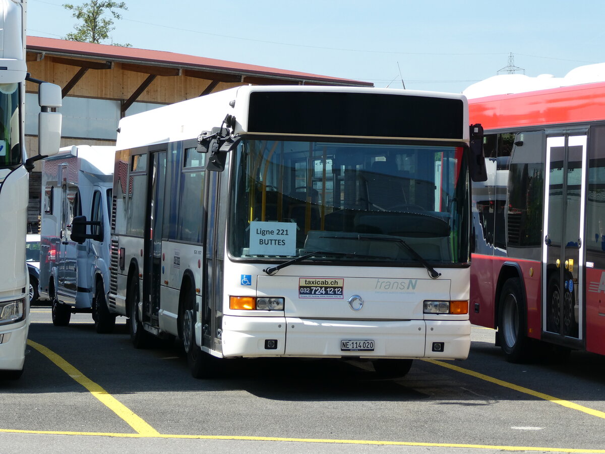 (235'599) - Taxicab, Neuhctel - NE 114'020 - Irisbus am 15. Mai 2022 in Kerzers, Interbus