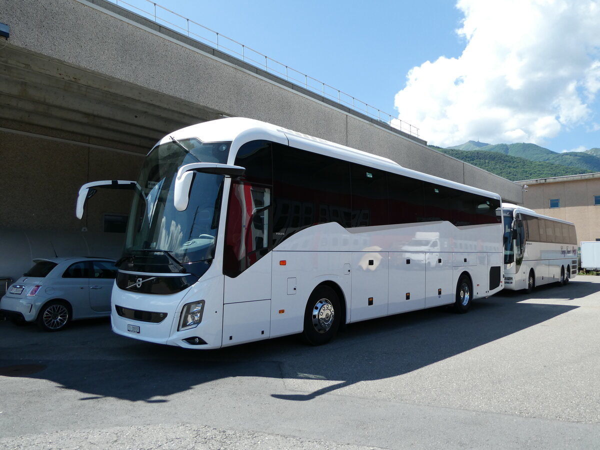 (236'268) - Giosy, Cadenazzo - TI 30'937 - Volvo am 26. Mai 2022 in Cadenazzo, Garage
