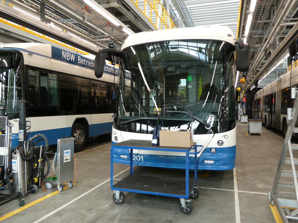 (236'449) - VBZ Zrich - Nr. 201 - Hess/Hess Gelenktrolleybus am 28. Mai 2022 in Zrich, Garage Hardau