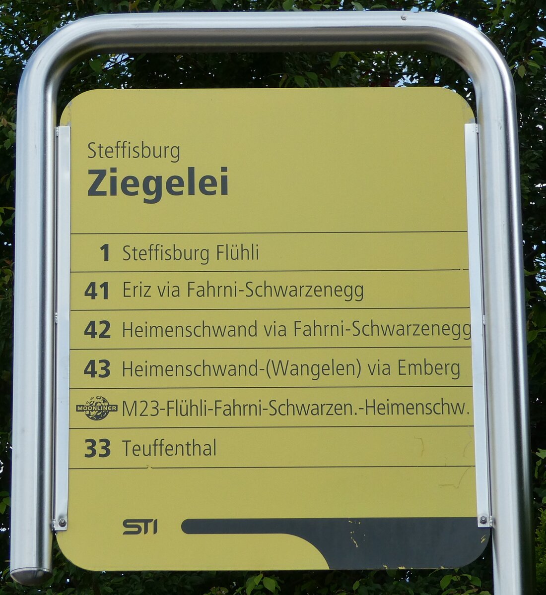 (236'537) - STI-Haltestellenschild - Steffisburg, Ziegelei - am 30. Mai 2022