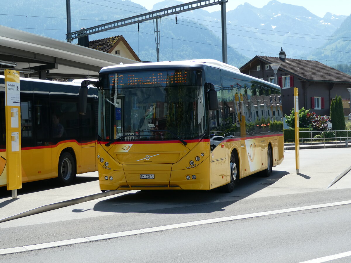 (236'657) - PostAuto Zentralschweiz - Nr. 12/OW 12'275 - Volvo (ex Dillier, Sarnen Nr. 12) am 4. Juni 2022 beim Bahnhof Sarnen