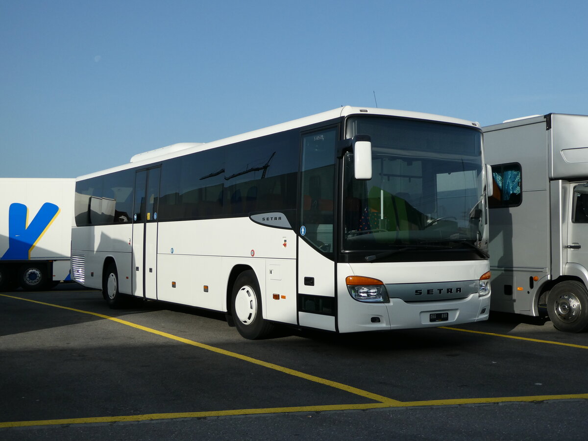 (237'209) - Interbus, Kerzers - Setra (ex CJ Tramelan Nr. 123) am 18. Juni 2022 in Kerzers, Interbus 