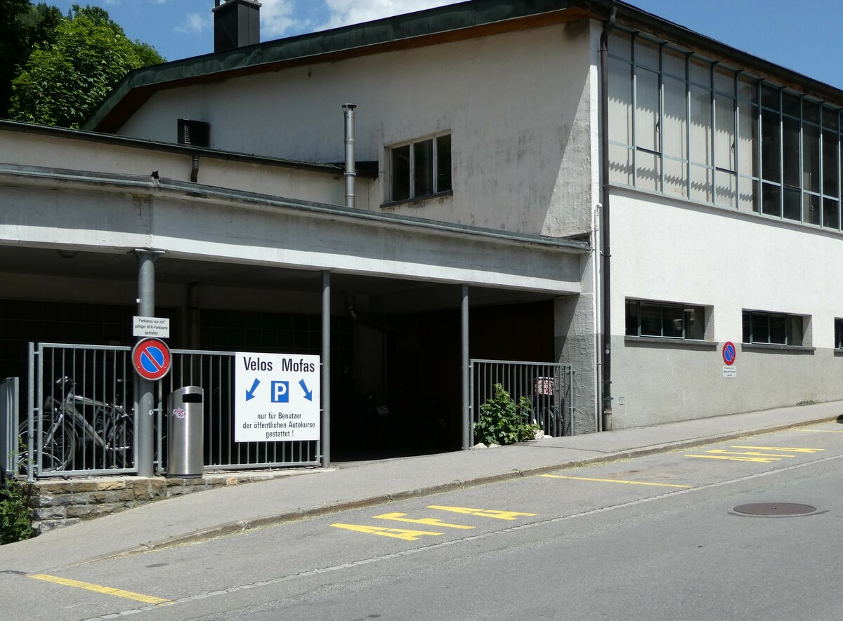 (237'289) - AFA-Parkpltze am 19. Juni 2022 in Adelboden, Busstation