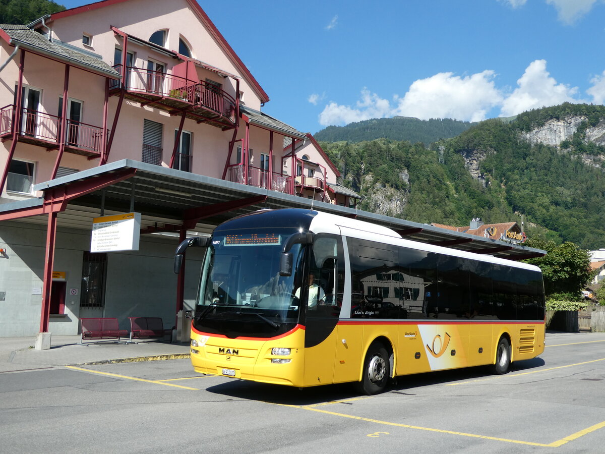 (238'006) - PostAuto Bern - Nr. 71/BE 412'071 - MAN (ex PostAuto Zentralschweiz Nr. 20; ex Dillier, Sarnen Nr. 20) am 10. Juli 2022 in Meiringen, Postautostation