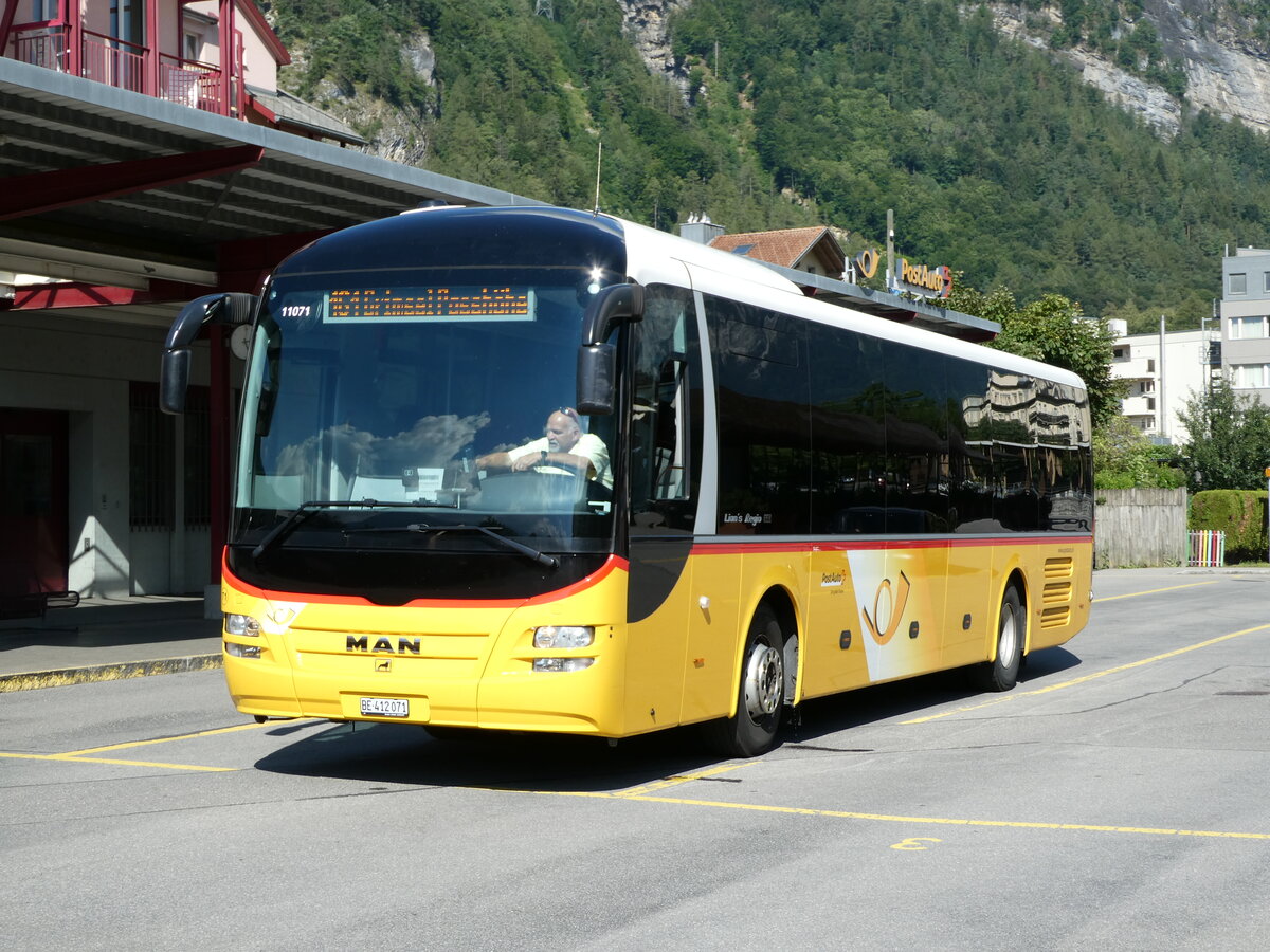 (238'008) - PostAuto Bern - Nr. 71/BE 412'071 - MAN (ex PostAuto Zentralschweiz Nr. 20; ex Dillier, Sarnen Nr. 20) am 10. Juli 2022 in Meiringen, Postautostation