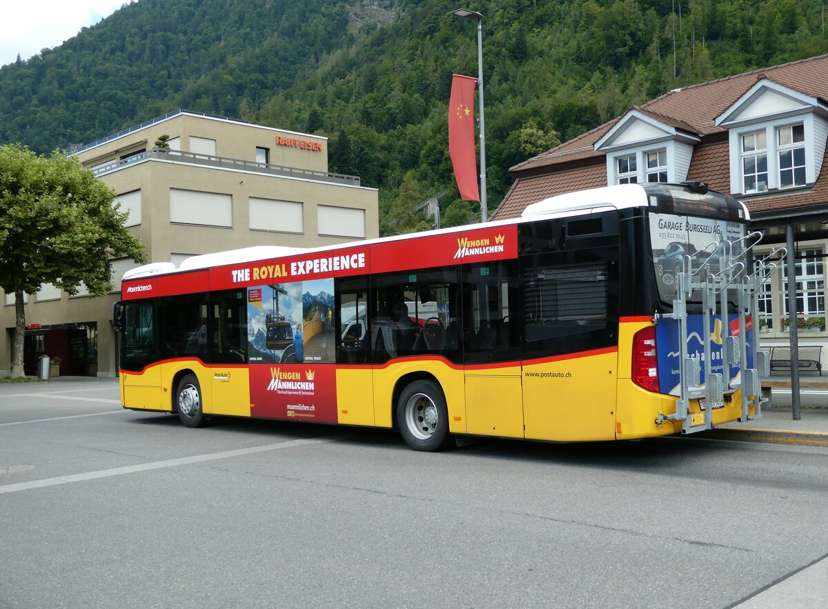 (238'599) - PostAuto Bern - BE 610'541 - Mercedes am 30. Juli 2022 beim Bahnhof Interlaken Ost