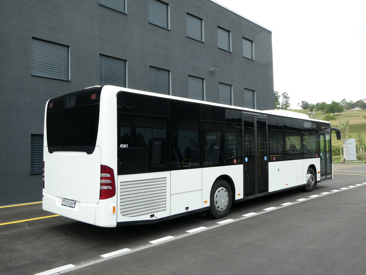 (238'939) - Intertours, Domdidier - Nr. 484/FR 300'484 - Mercedes (ex PostAuto Bern Nr. 1; ex Klopfstein, Laupen Nr. 1) am 7. August 2022 in Winterthur, EvoBus