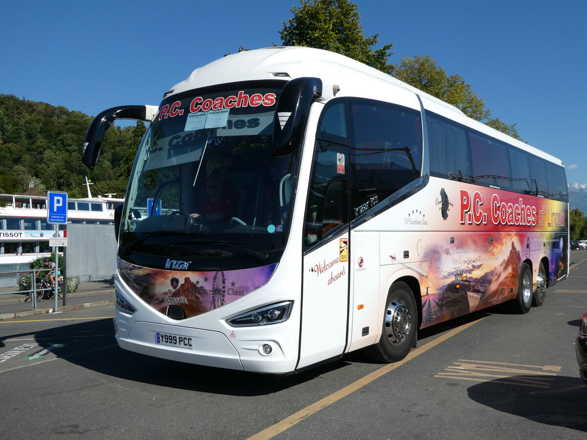 (239'023) - Aus England: P.C. Coaches, Lincoln - Y999 PCC - Scania/Irizar am 13. August 2022 in Thun, CarTerminal