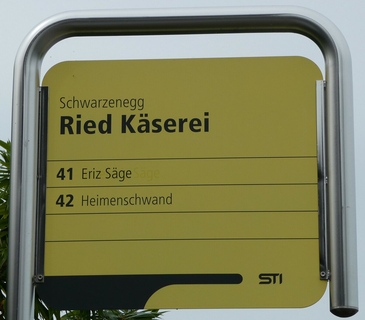 (239'047) - STI-Haltestellenschild - Schwarzenegg, Ried Kserei - am 14. August 2022