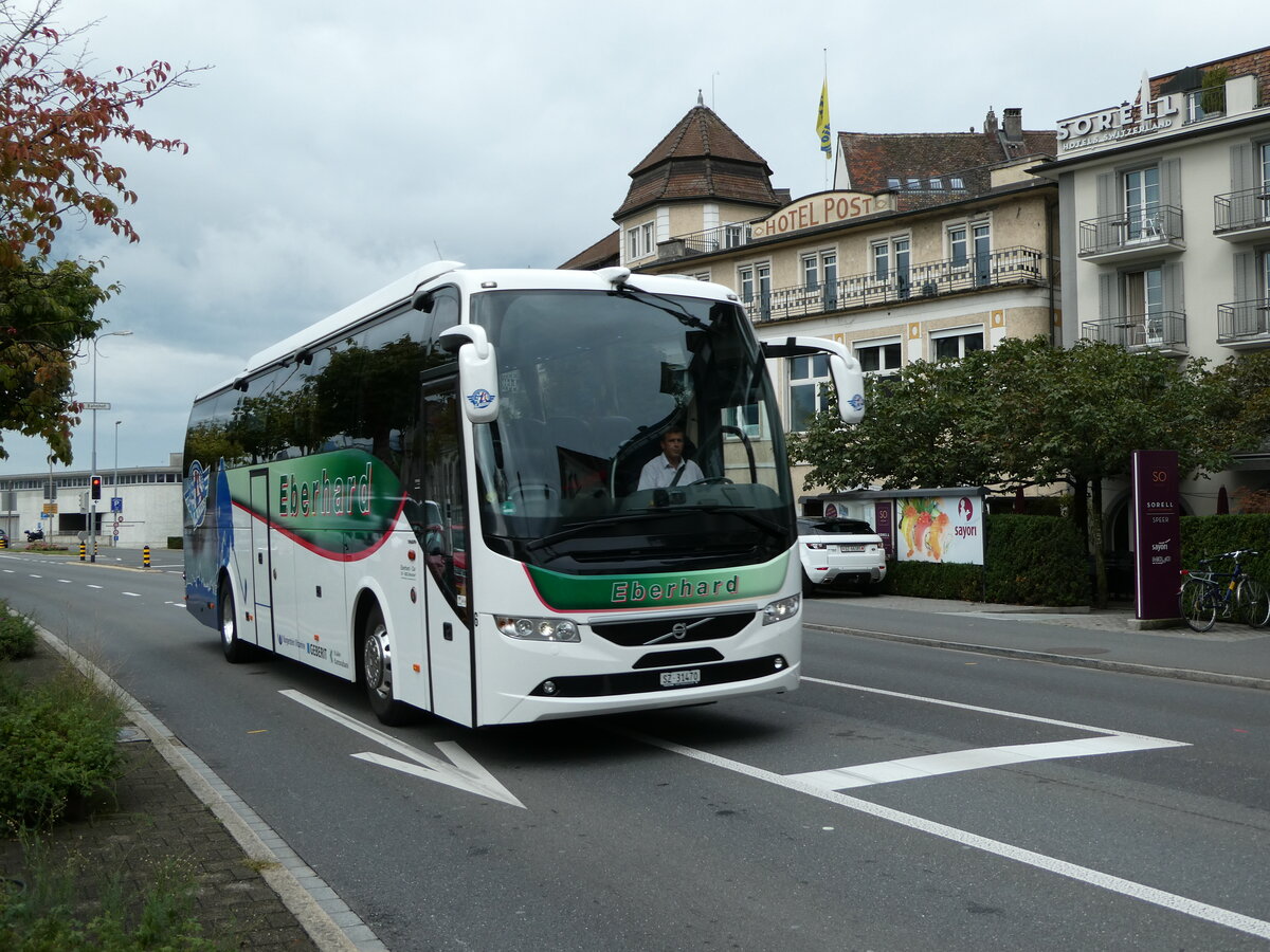 (239'110) - Eberhard, Altendorf - Nr. 6/SZ 31'470 - Volvo am 20. August 2022 beim Bahnhof Rapperswil