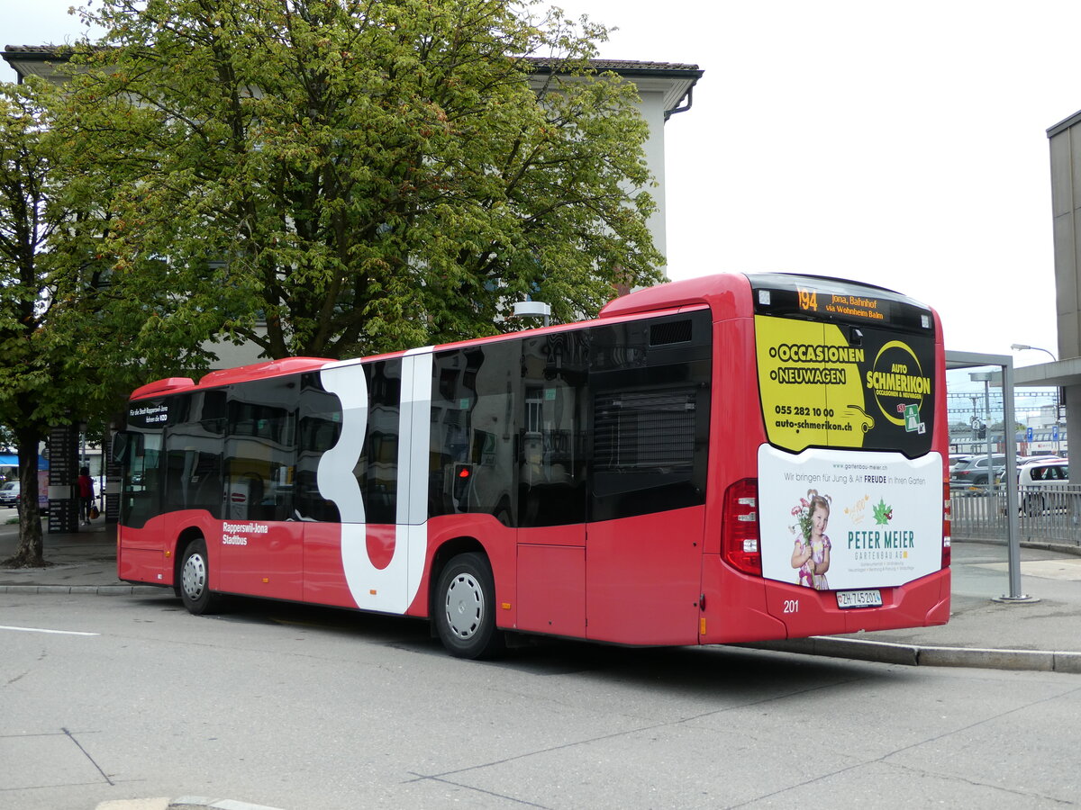 (239'112) - VZO Grningen - Nr. 201/ZH 745'201 - Mercedes am 20. August 2022 beim Bahnhof Rapperswil