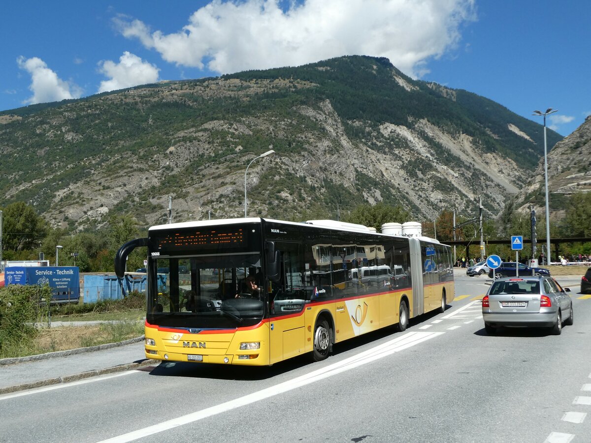 (239'381) - PostAuto Nordschweiz - AG 301'051 - MAN am 21. August 2022 beim Bahnhof Gampel-Steg