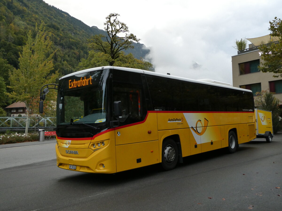 (240'228) - Bus Val Mstair, L - GR 86'126 - Scania am 25. September 2022 in Interlaken, Jugendherberge