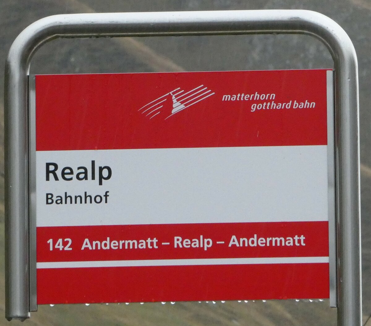 (240'325) matterhorn gotthard bahn-Haltestellenschild - Realp, Bahnhof - am 25. September 2022